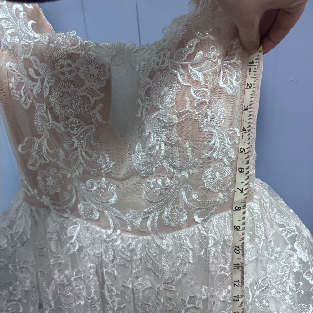 Bridal reception Lace BLHDN Dress size 12 - Picture 5 of 7